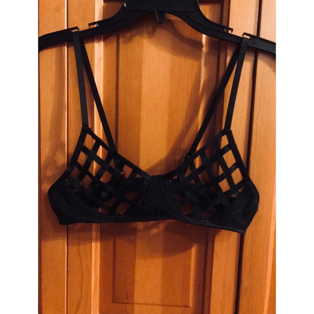NASTY GAL Caged Bralette — Medium
